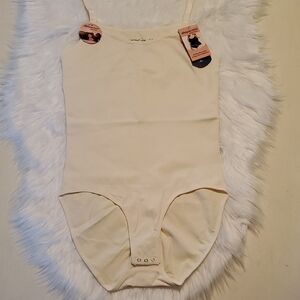 New Shapermint Essentials Beige All Day Scoop Neck Bodysuit Size XL